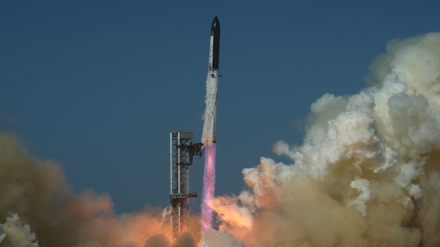 You are currently viewing Flight 13 of Starship was (mostly) a triumph for SpaceX