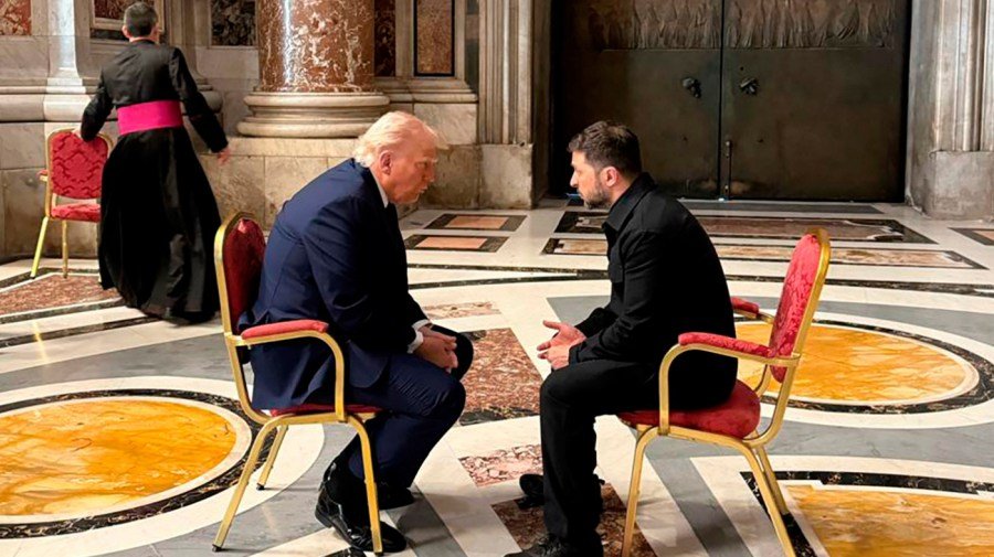 You are currently viewing Zelensky seeks Trump’s help to persuade Musk to broaden Starlink access